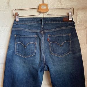 Levis 29 Slight Curve Slim Jeans